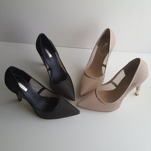 GUESS GW BABBIT PUMPS SIZE 8.5